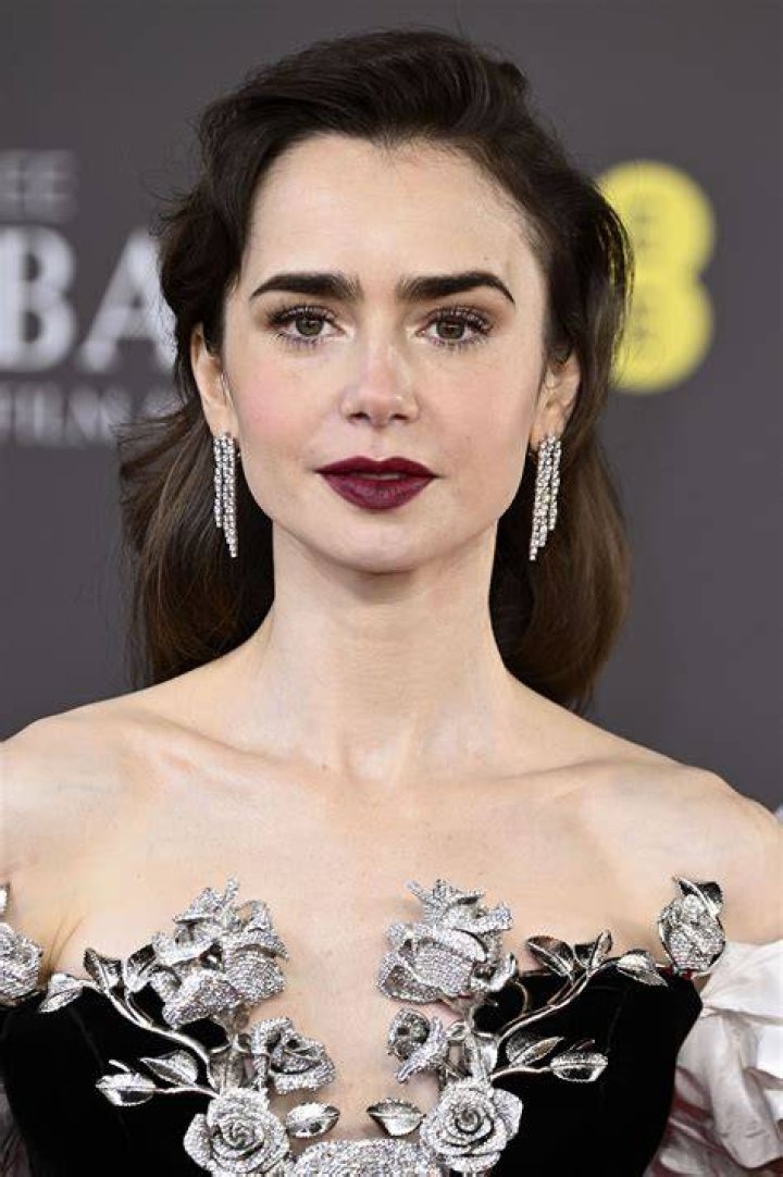 Lily Collins &mdash; Wikip&eacute;dia